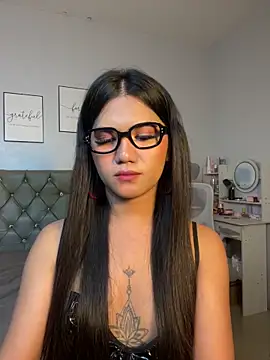 JassmineLoven Webbikameraesitys