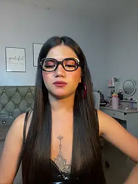 JassmineLove Show in webcam
