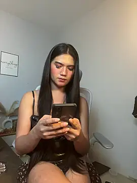JassmineLove Show in webcam