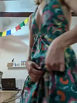 Julialexxxxのウェブカメラショー