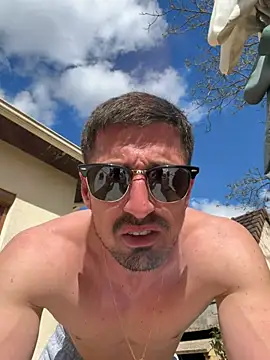 Pokazy przed kamerką – lafrizouye