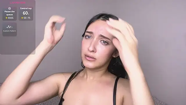 nora_gami's Webcam Show