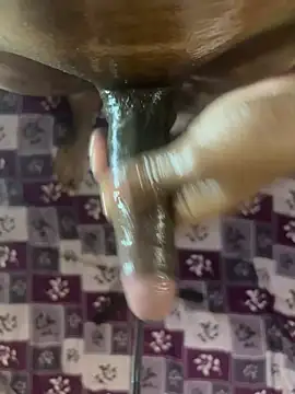 Pokazy przed kamerką – hornyAlexbbc