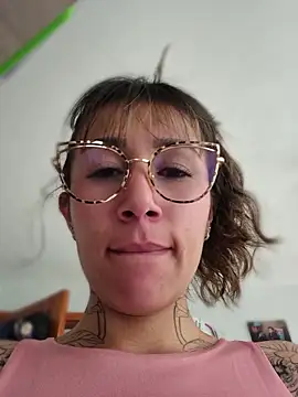 Mar_puentes' Live XXX Chat