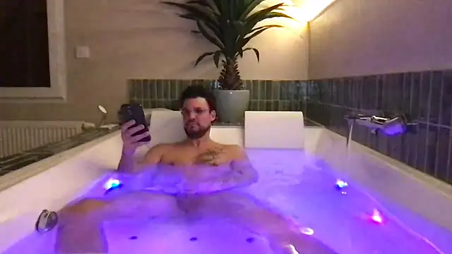 Show webcam de YoloNude