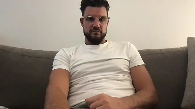 Show modela YoloNude na web-kameri