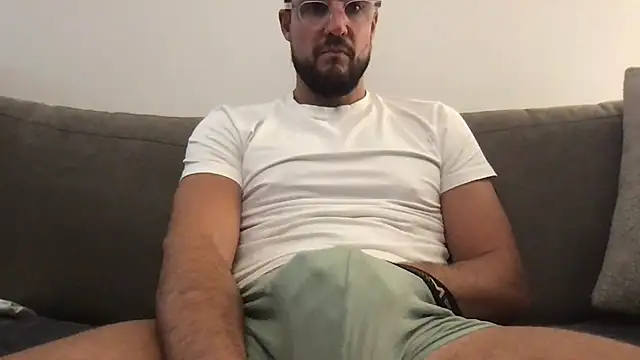 YoloNude Pertunjukan Webcam