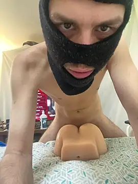 Show de Lion_Yummy na webcam
