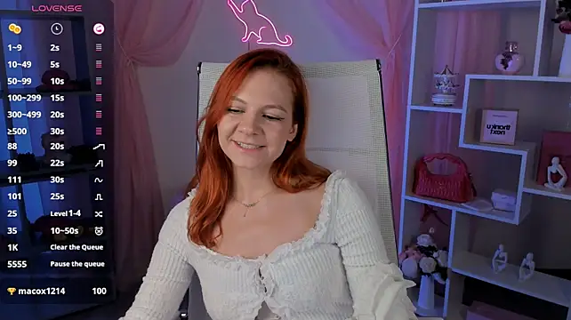 LisaAris Webcam Show
