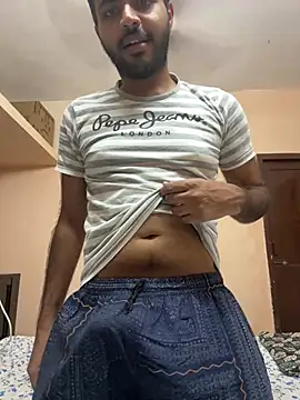 Sweetloverr28 Show in webcam