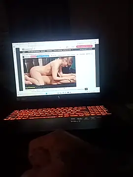 MenacingHeart34 élő XXX-chatje