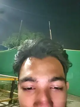 Pokazy przed kamerką – ItsPlayboy031