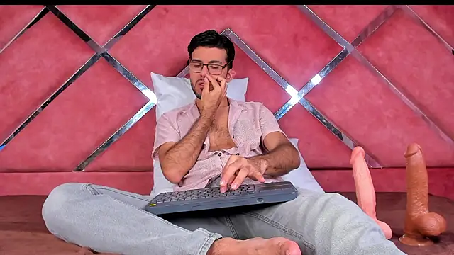 RodrigoColby2: διαδικτυακό σόου στην κάμερα