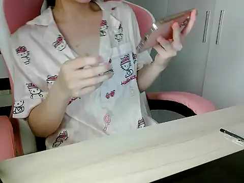 Živá chatovací místnost lucienguyen