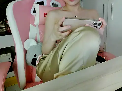 lucienguyen Show Webcam