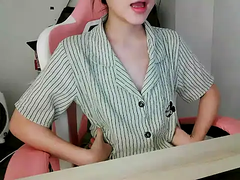 lucienguyen 网络视讯表演