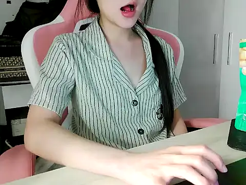 Вебкам-шоу lucienguyen