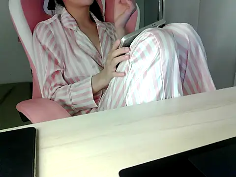 lucienguyen Show Webcam