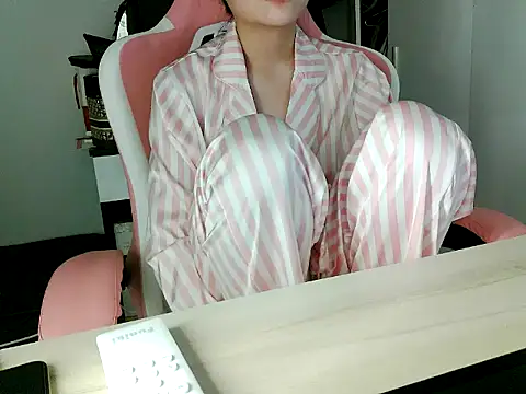 lucienguyen Show Webcam