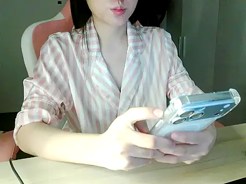 Linh-Barbie Pertunjukan Webcam