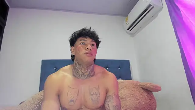 daamonxxx19_'s Webcam Show