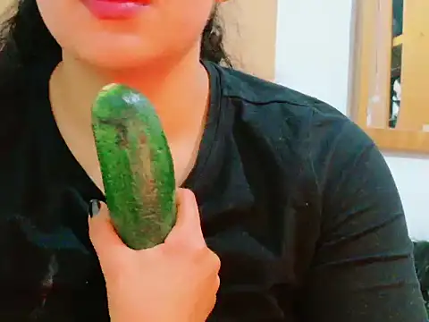 XXX chat uživo modela MojaditPussy