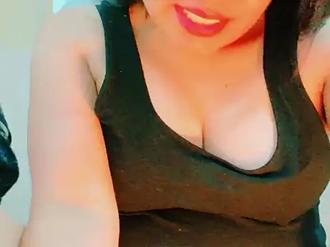 Chat +18 de MojaditPussy ao vivo