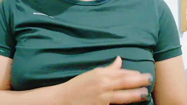 MojaditPussy Adlı Modelin Canlı XXX Sohbeti