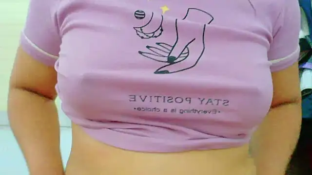 Chat XXX ao vivo de MojaditPussy