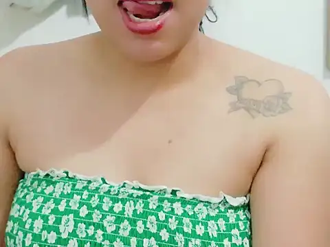 MojaditPussy 现场XXX聊天
