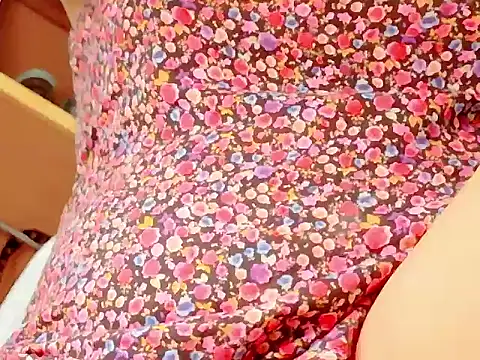 Chatroom XXX en direct de MojaditPussy