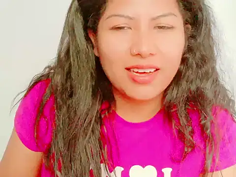 Chat XXX en directo de MojaditPussy