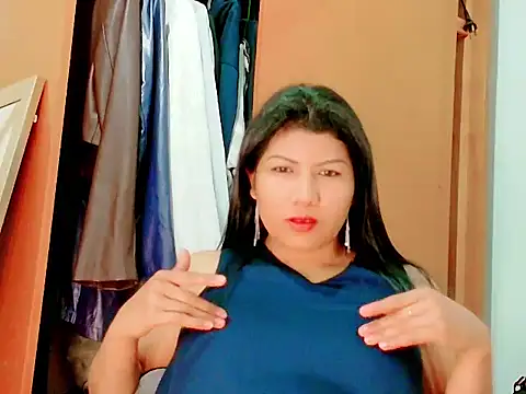 MojaditPussy 现场XXX聊天
