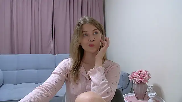 CasandraMarc Show in webcam