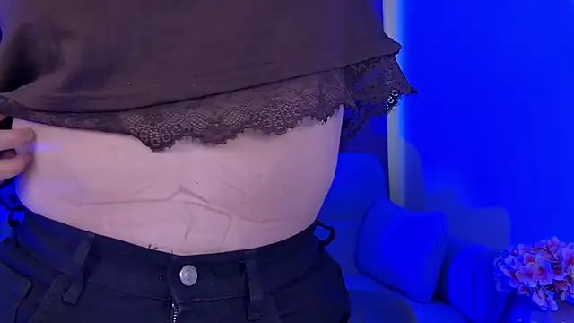 AdrianaToress' Live XXX Chat