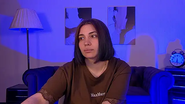 Chat +18 de AdrianaToress ao vivo
