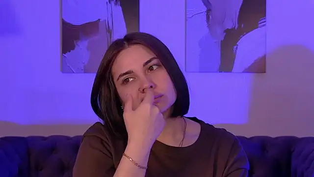 دردشة AdrianaToress الجنسية المباشرة