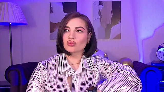 AdrianaToress Adlı Modelin Canlı XXX Sohbeti