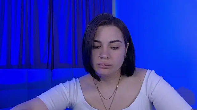 دردشة AdrianaToress الجنسية المباشرة