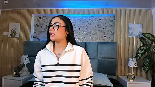 ZoeWillins' Live XXX Chat