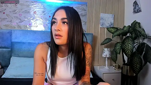 ZoeWillins Adlı Modelin Canlı XXX Sohbeti