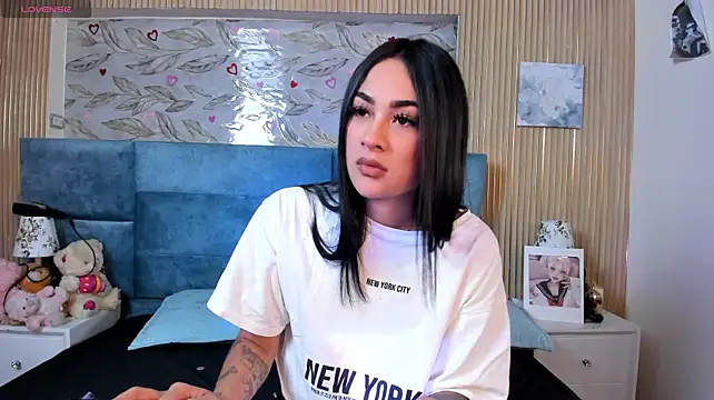 ZoeWillins' Live XXX Chat