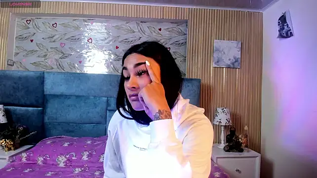 ZoeWillins' Webcam Show