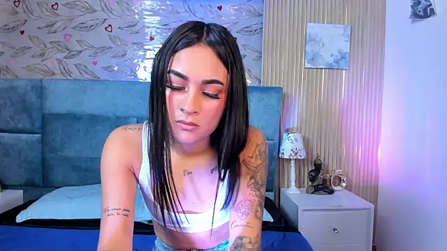ZoeWillins Show in webcam