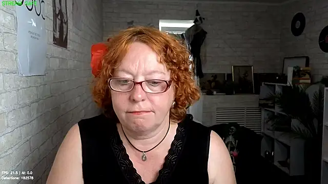 Fara_Flutte Chat XXX in diretta