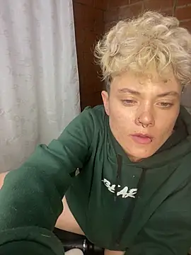 Megan-c Adlı Modelin Canlı XXX Sohbeti