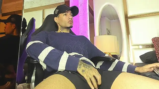 Daniel_huge22's Webcam Show