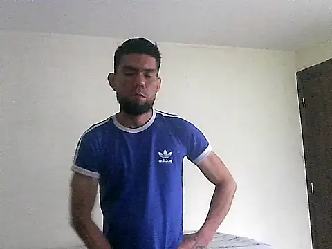 thomas2wood Show in webcam