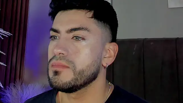Show modela Alexander_Diazz na web-kameri