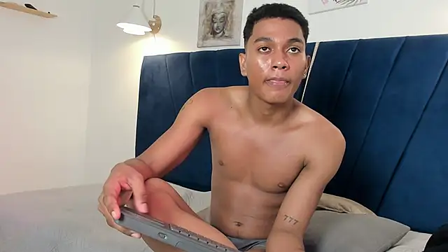 Show modela An_fox23 na web-kameri